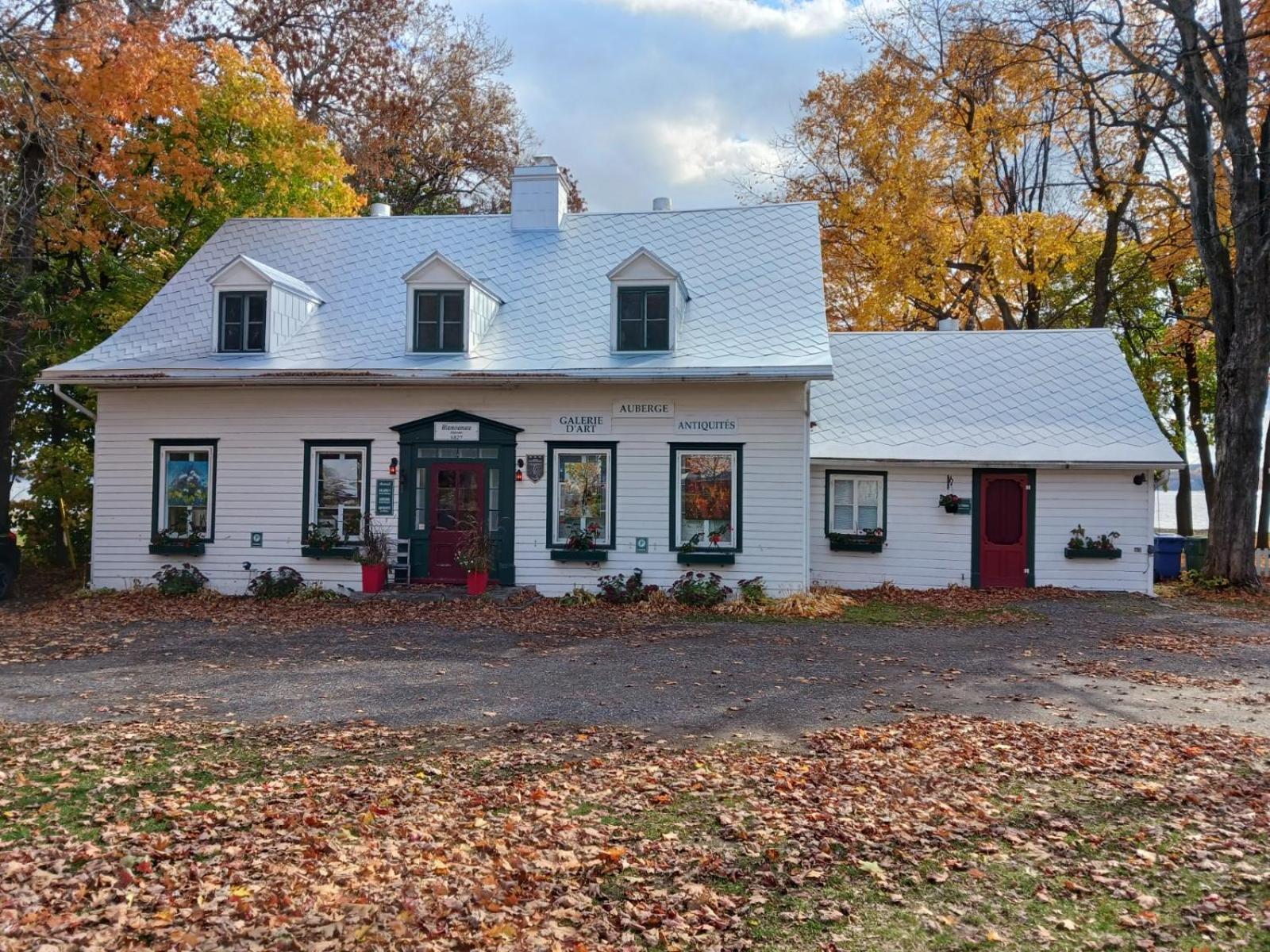 Auberge Les Blancs Moutons Saint-Laurent-de-l'ile d'Orleans Kültér fotó